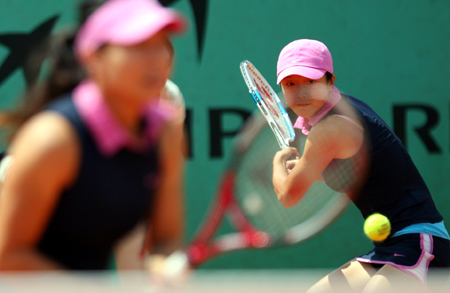 Zheng/Yan suffers early exit at French Open