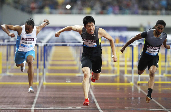 With a world fastest time of the season so far, Chinese star hurdler Liu Xiang showed the world that he is back to the world top level. Chinese hurdler Liu back to world top