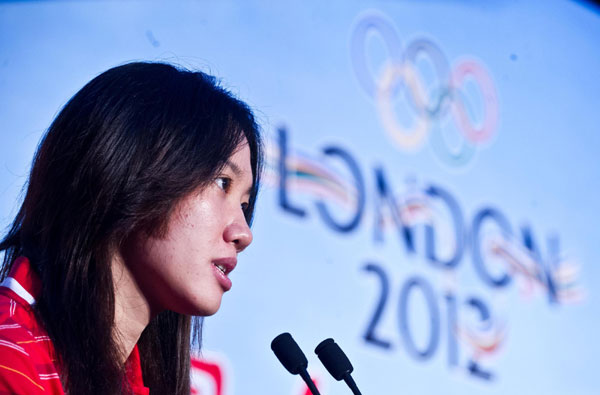 Tianjin Sports Bureau held a ceremony for the water polo team that has been training in the municipality. The team, with 13 athletes, will leave for the London Olympics on July 24. Women's polo team depart for Olympics