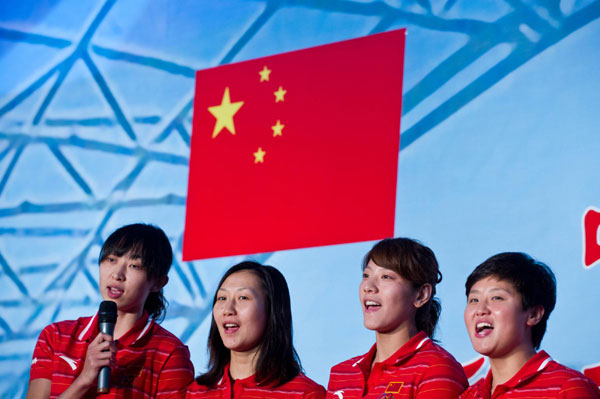 Tianjin Sports Bureau held a ceremony for the water polo team that has been training in the municipality. The team, with 13 athletes, will leave for the London Olympics on July 24. Women's polo team depart for Olympics