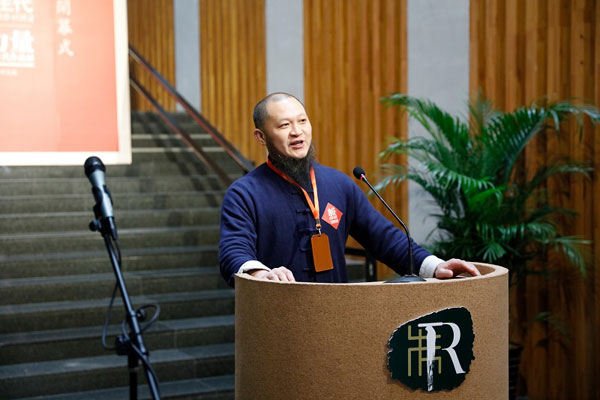 Revisiting traditional Spring Festival through wood pictures