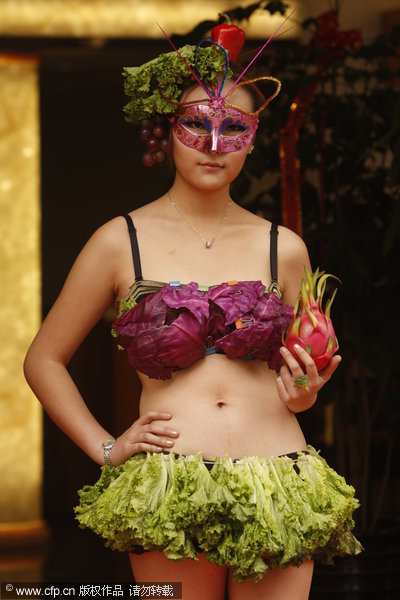 Vegetable bikinis on display in Xi'an