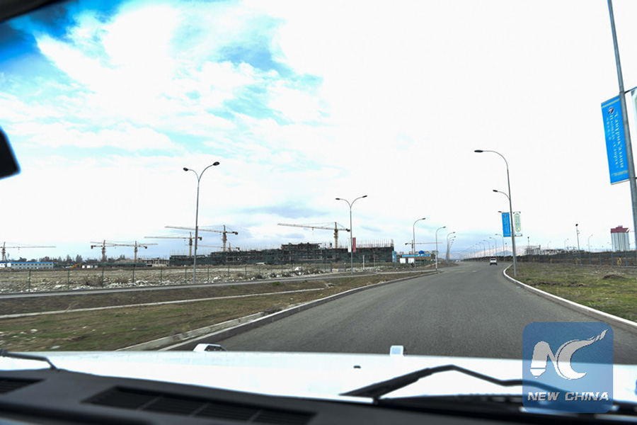 China-Kazakhstan border trade drives Hummer driver's dream for fortune