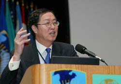 Central bank mulls monetary policy