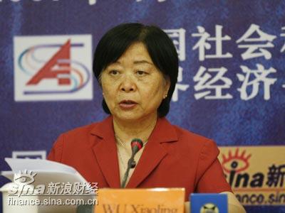 China urges patience on yuan reform