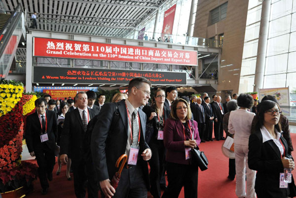 Delegates attend the opening ceremony of the 110th Canton Fair in Guangzhou, capital of South China's Guangdong province, Oct 14, 2011. 110th Canton Fair opens in Guangzhou