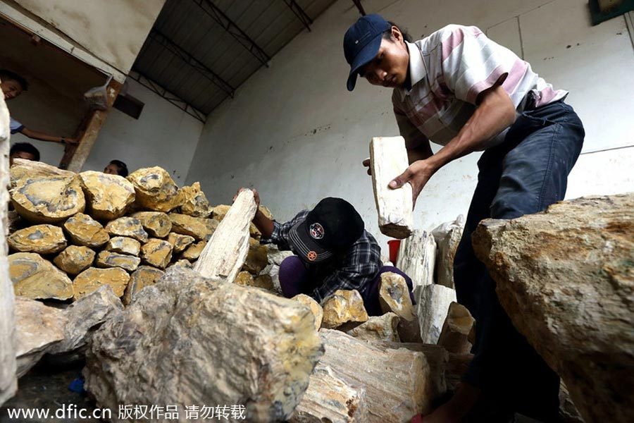 Photo story: The stone business at China-Myanmar border