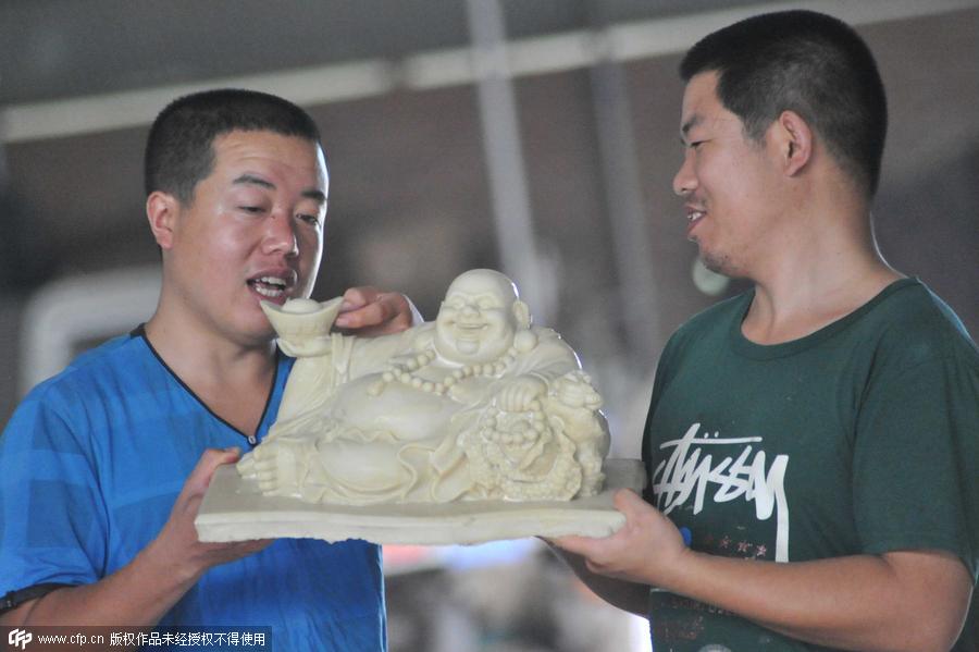 Disabled veteran carves out success on Internet