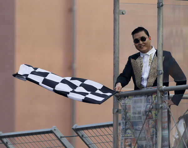 World champion Sebastian Vettel won the South Korean Grand Prix in a Red Bull one-two finish on Sunday to take the overall Formula One lead from Ferrari's Fernando Alonso with four races remaining. Vettel wins to seize F1 lead from Alonso