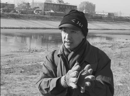 Weekend walk points out pollution