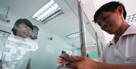 Slowdown in August bank loans