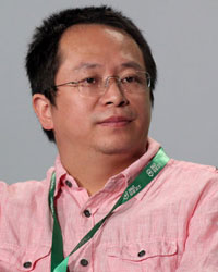 Learning from wolves to fight lions