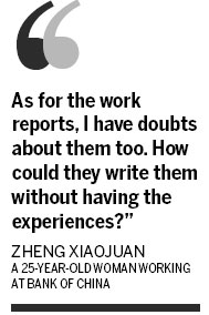 With the new year just around the corner, ghost writers are getting a bowl full of requests to write work reports for white-collar employees. Online shops sell year-end reports