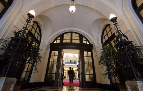 Luxury hotels target Chinese customers