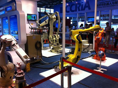 Robot manufacturers at the China International Robot Show in Shanghai have rejected worries that better technology will force lower-paid workers out of jobs. Chinese robotics market growing