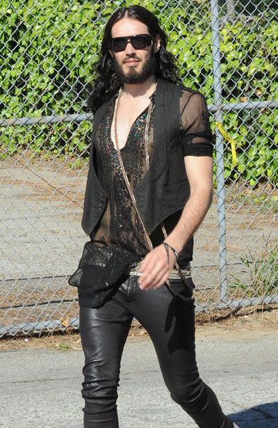 Russell Brand to fight phone charges