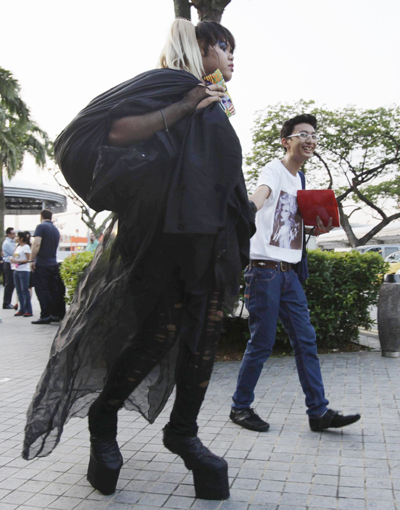 Fans go gaga for Gaga