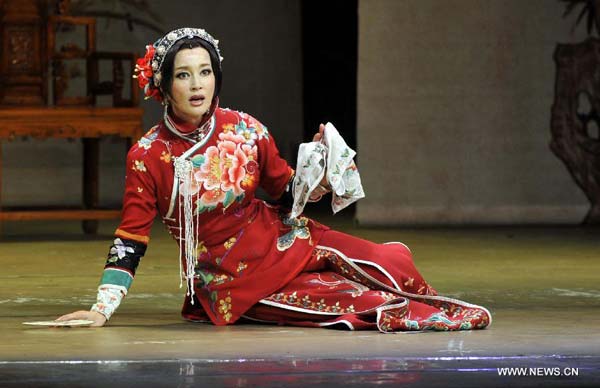 Chinese actress Liu Xiaoqing performs in drama 'Fenghua Juedai'