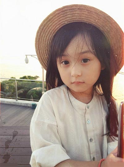 Photos of young Miyue in <EM>The Legend of Miyue </EM>