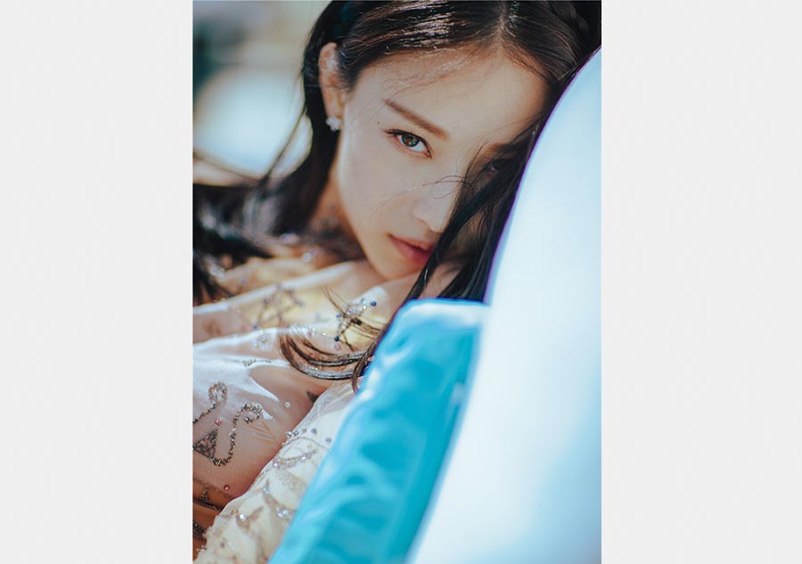 Actress Ni Ni dazzles in Cannes