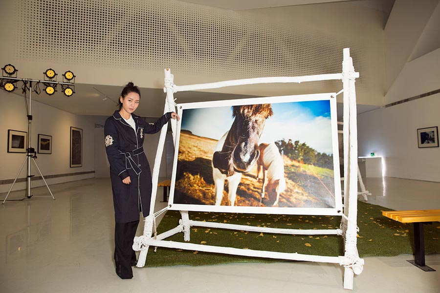 Singer-songwriter showcases skills with photo exhibition