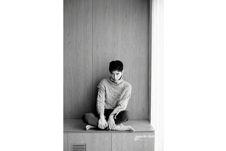 Rising star Chen Feiyu poses for fashion magazine