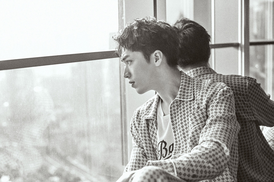 Actor Xu Weizhou spotted in 2017 Victoria's Secret Fashion Show