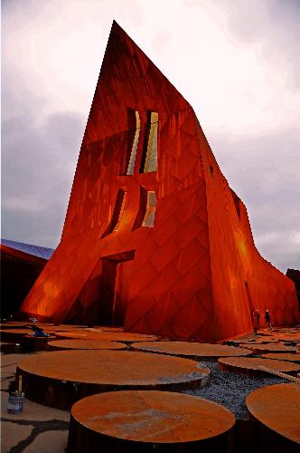 Gorgeous light debugging at Shanghai Expo park