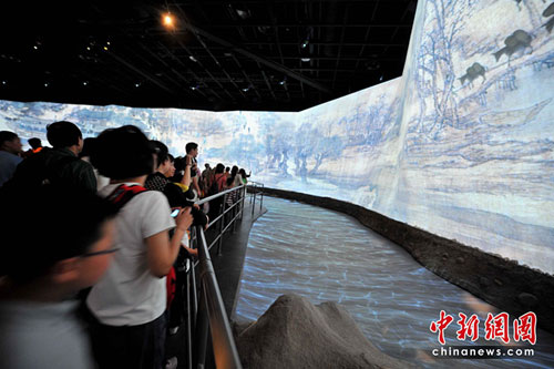 Moving 'Riverside Scene During the Qingming Festival'