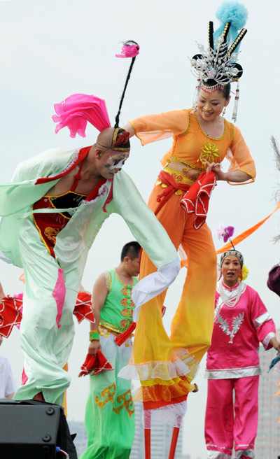 'Yangko' unveils Liaoning Week at expo