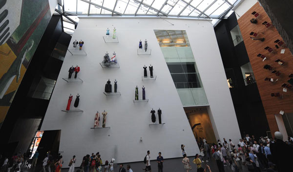 Italian fashion lures visitors at Expo