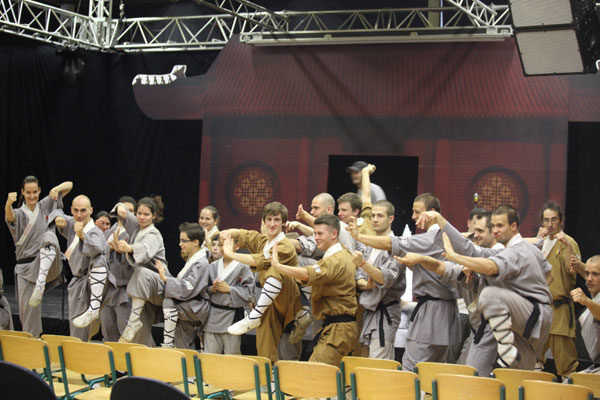 Hungarians are rehearsing their kongfu performance in the bilingual Hungary-China School based in the outskirt of Budapes, prepared to welcome visiting Vice-Premier Li Keqiang on Monday afternoon. Planting seeds of friendship, understanding