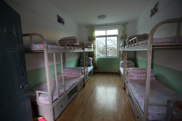 Primary school at the verge of Qinghai-Tibetan Plateau