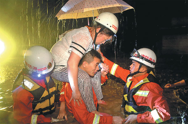 Flooding and deadly landslides halt travel