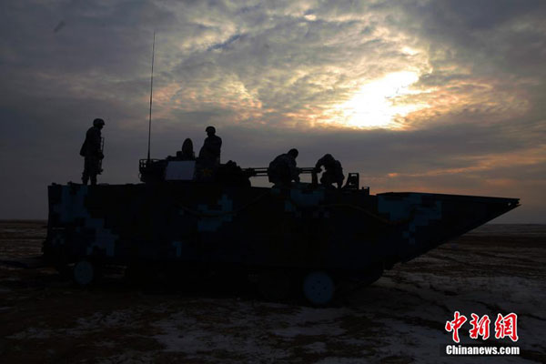 Chinese marines conduct combat training