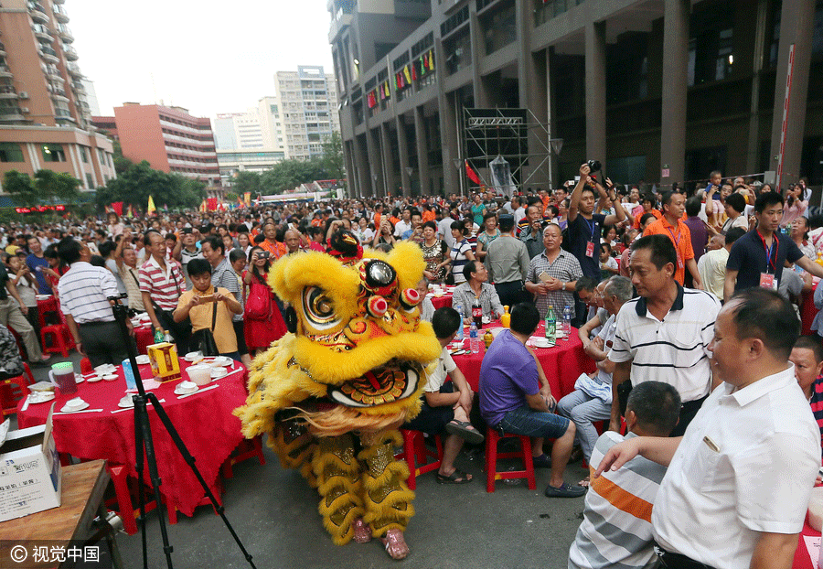 Housewarming feast in Guangzhou hosts 15,000 villagers