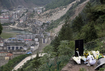 Quake survivors mourn as anniversary nears