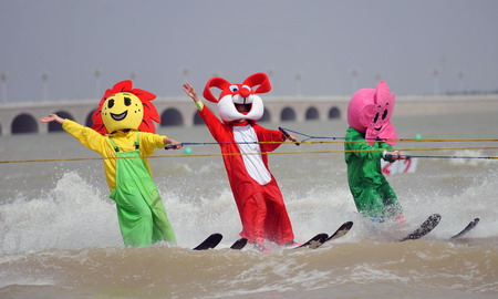 Chinese celebrate Duanwu racing Dragon Boats