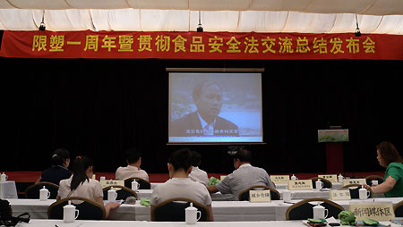 Plastic bag ban ignored at open food markets