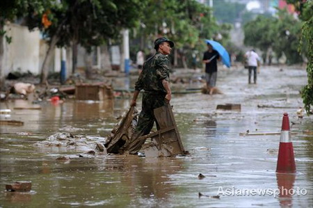Sanitary efforts in full swing as flood recedes