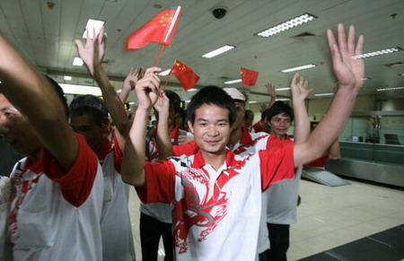 59 fishermen fly back home from Indonesia