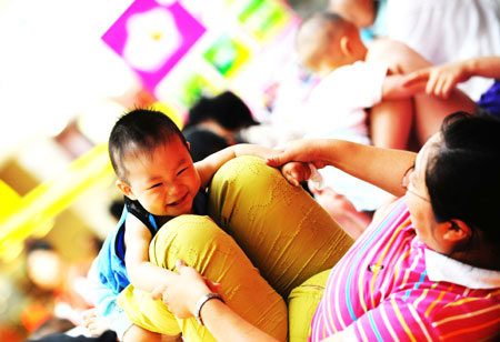 Baby talent show held in NE China