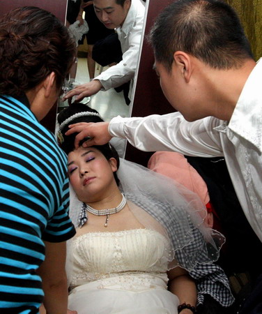 Incurable girl spends her last days as a wife