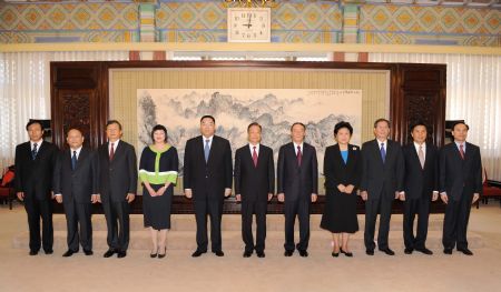 Wen: Full support for Macao's new chief executive