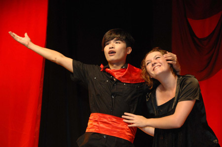 British, Chinese students put Romoeo and Juliet on stage