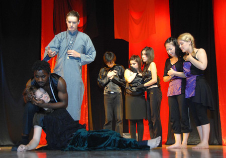 British, Chinese students put Romoeo and Juliet on stage