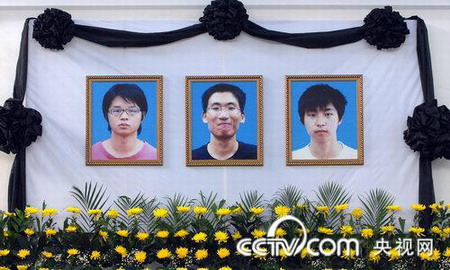 Teenage heroes mourned in central China