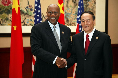 China, US start annual trade talks in E.China