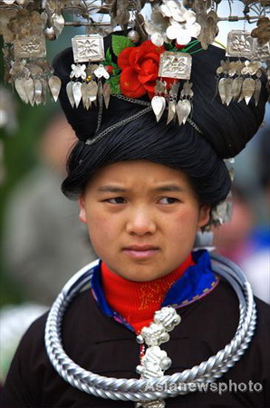 Tourists join in ethnic Miao's New Year celebration