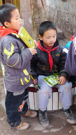 US magnate Dow helps rebuild quake-zone schools